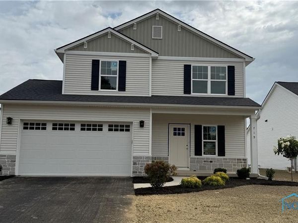 719 W Ironwood Drive, Rossford, OH 43460