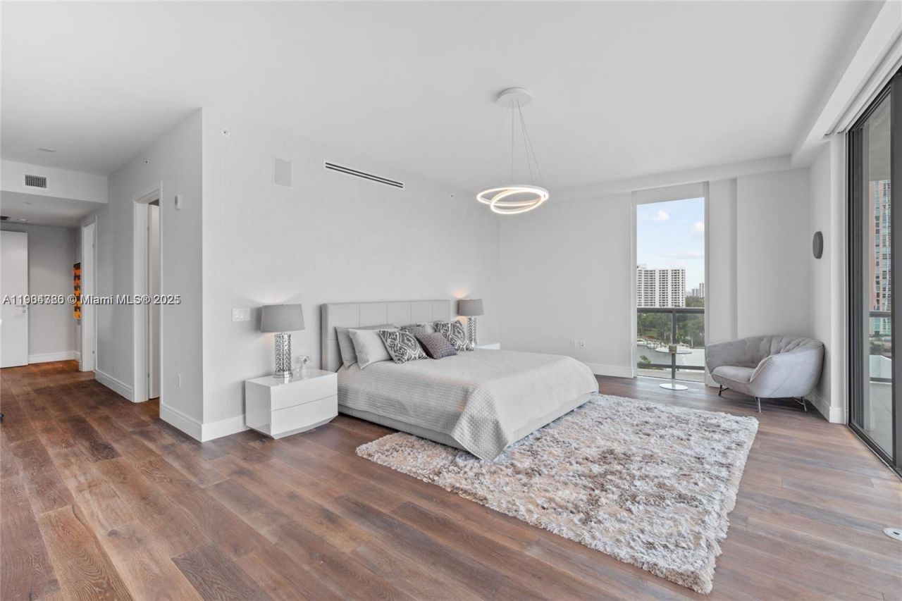 3300 NE 188th St, Unit 818, Aventura, FL 33180 Photo