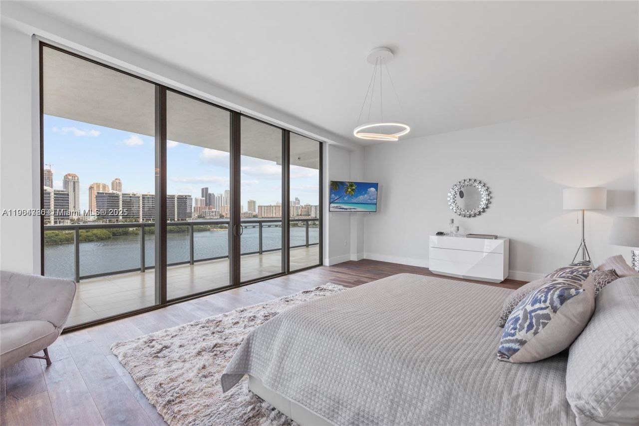 3300 NE 188th St, Unit 818, Aventura, FL 33180 Photo