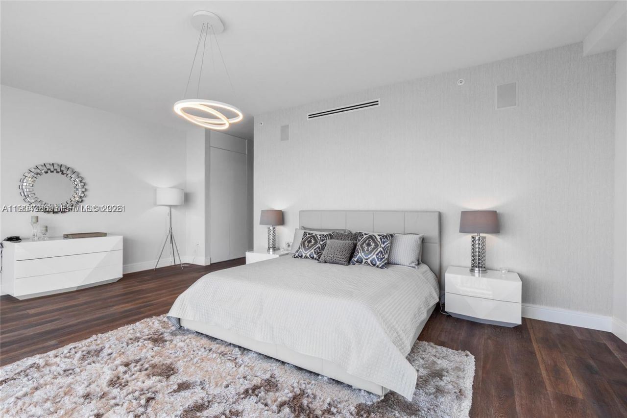 3300 NE 188th St, Unit 818, Aventura, FL 33180 Photo