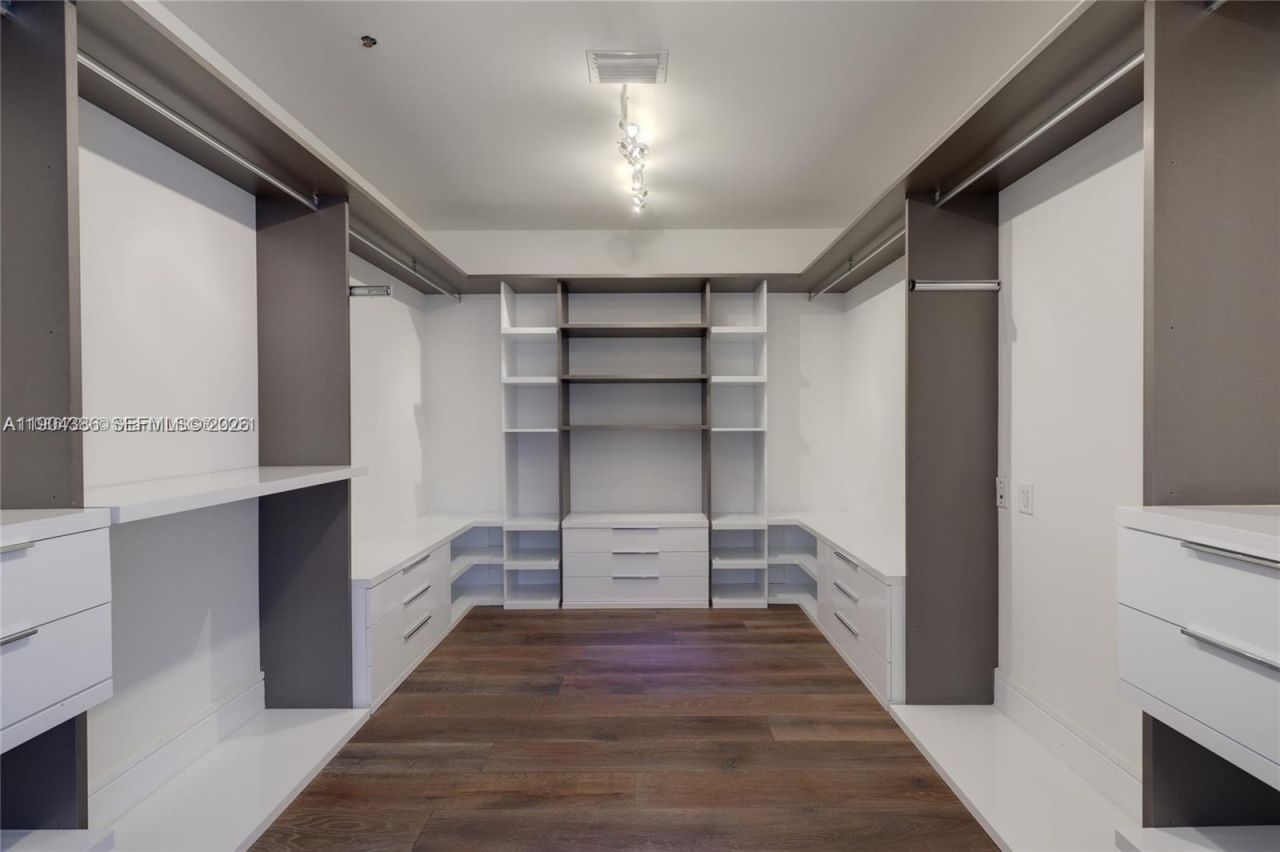 3300 NE 188th St, Unit 818, Aventura, FL 33180 Photo