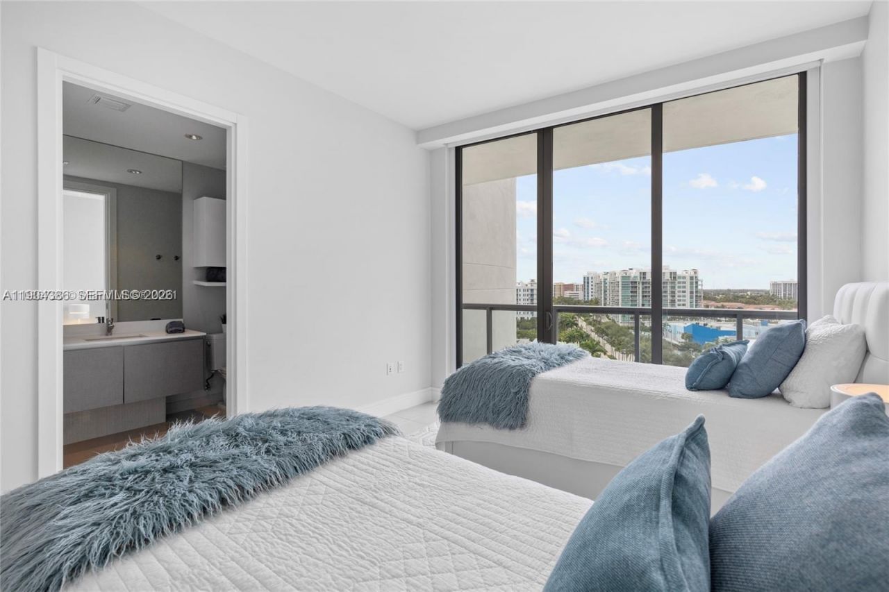 3300 NE 188th St, Unit 818, Aventura, FL 33180 Photo