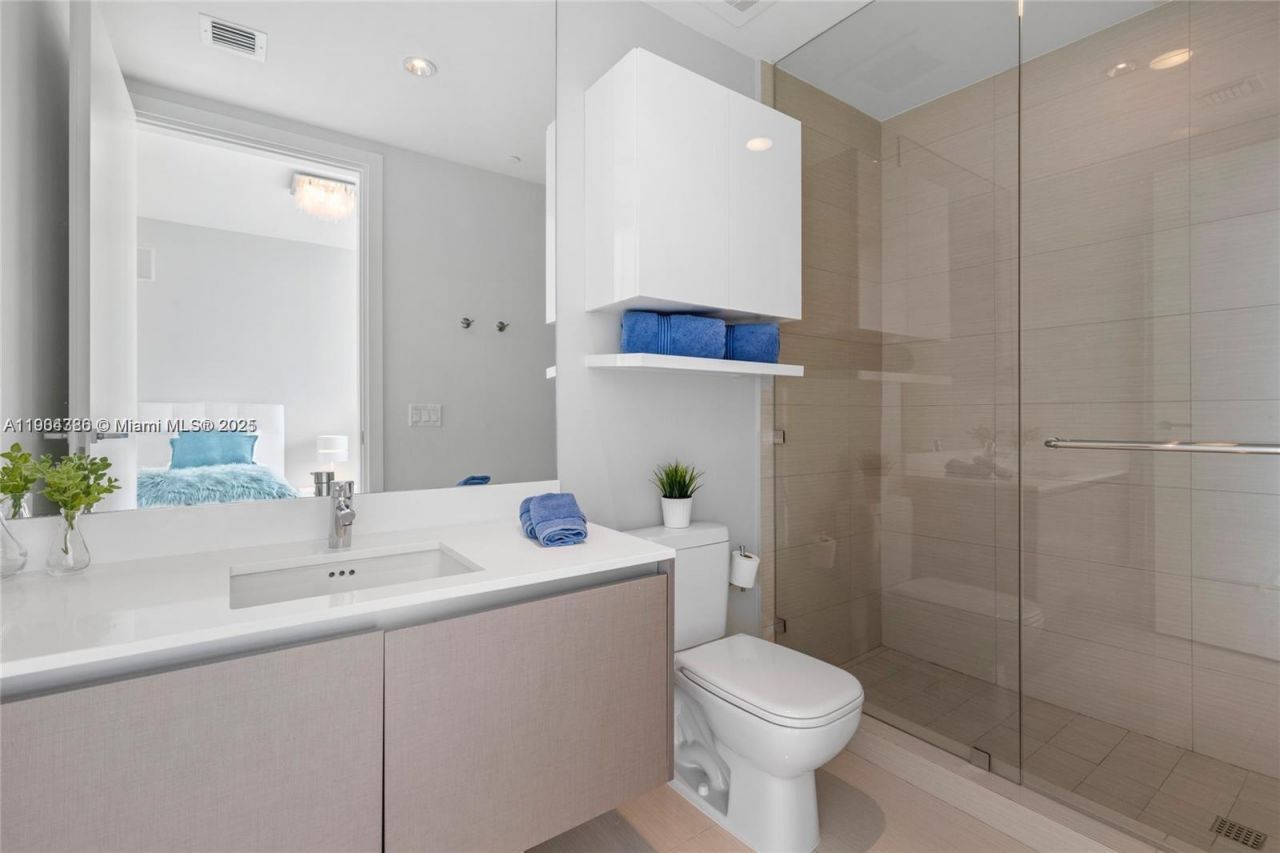 3300 NE 188th St, Unit 818, Aventura, FL 33180 Photo