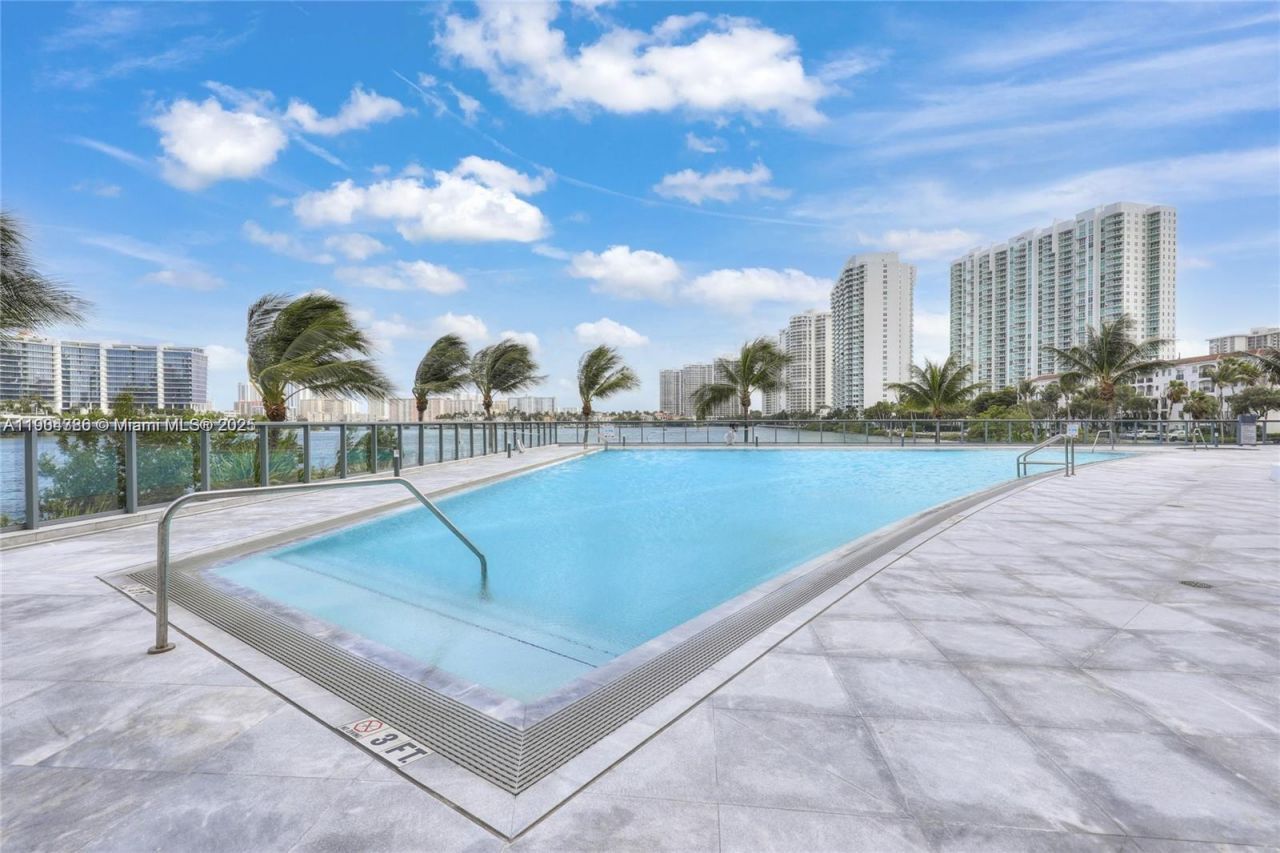 3300 NE 188th St, Unit 818, Aventura, FL 33180 Photo