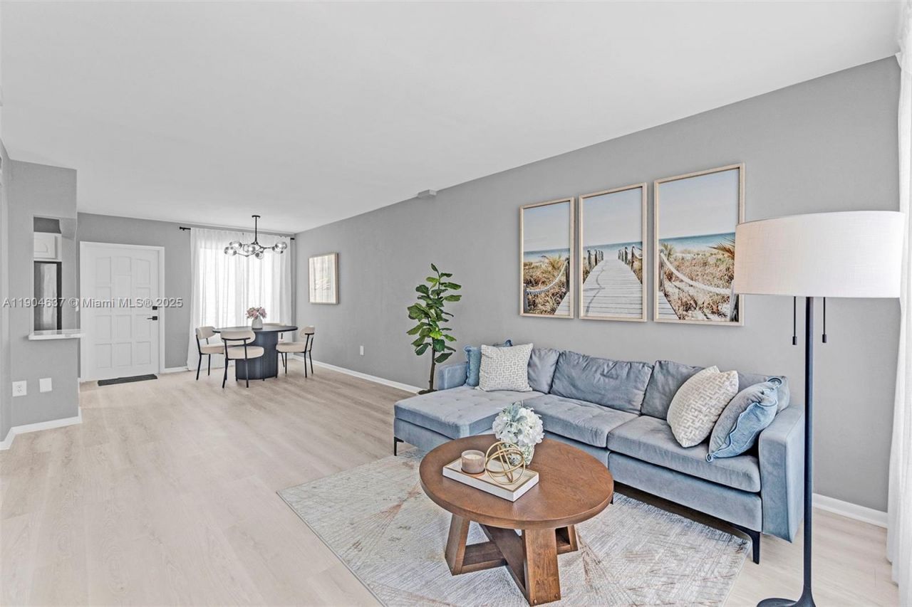 1150 Euclid Ave, Unit 305, Miami Beach, FL 33139 Photo