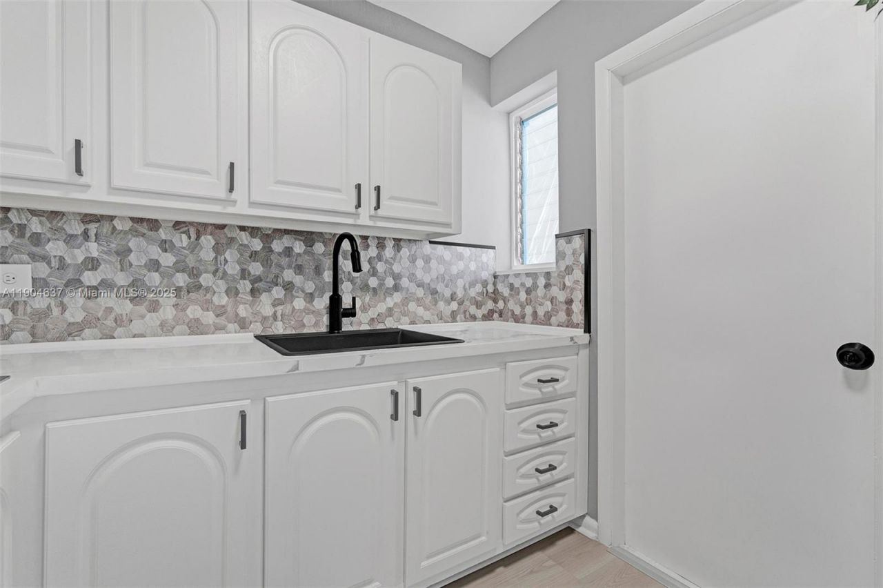 1150 Euclid Ave, Unit 305, Miami Beach, FL 33139 Photo