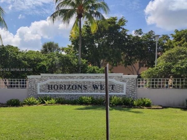 8760 SW 133rd Ave Rd, Unit 318, Miami, FL 33183