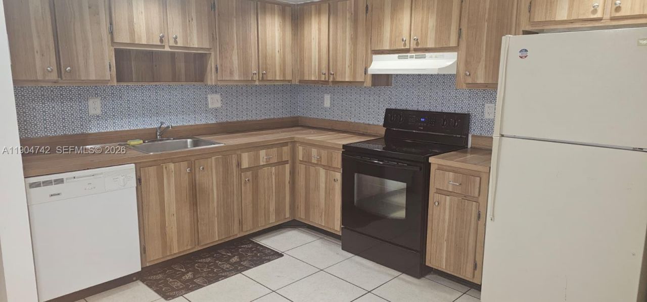 8760 SW 133rd Ave Rd, Unit 318, Miami, FL 33183 Photo