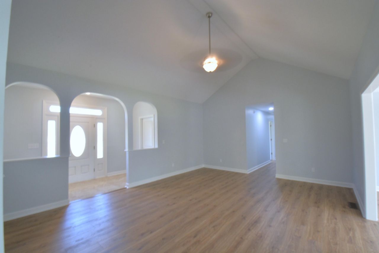 1004 Magnolia Lane Photo 5