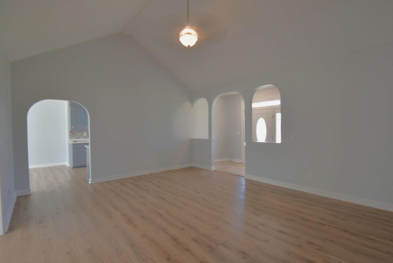 1004 Magnolia Lane Photo 8