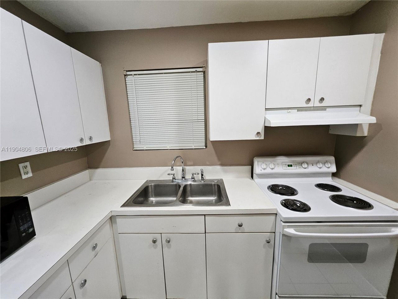 7490 Miami Lakes Dr, Unit A108, Miami Lakes, FL 33014 Photo