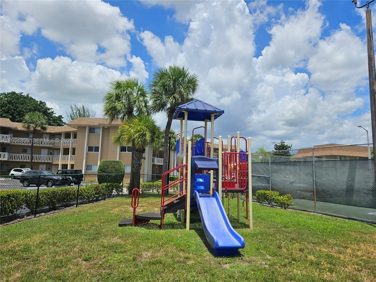 7490 Miami Lakes Dr, Unit A108, Miami Lakes, FL 33014 Photo