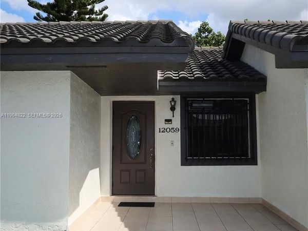 12059 SW 10th St, Unit 201, Miami, FL 33184