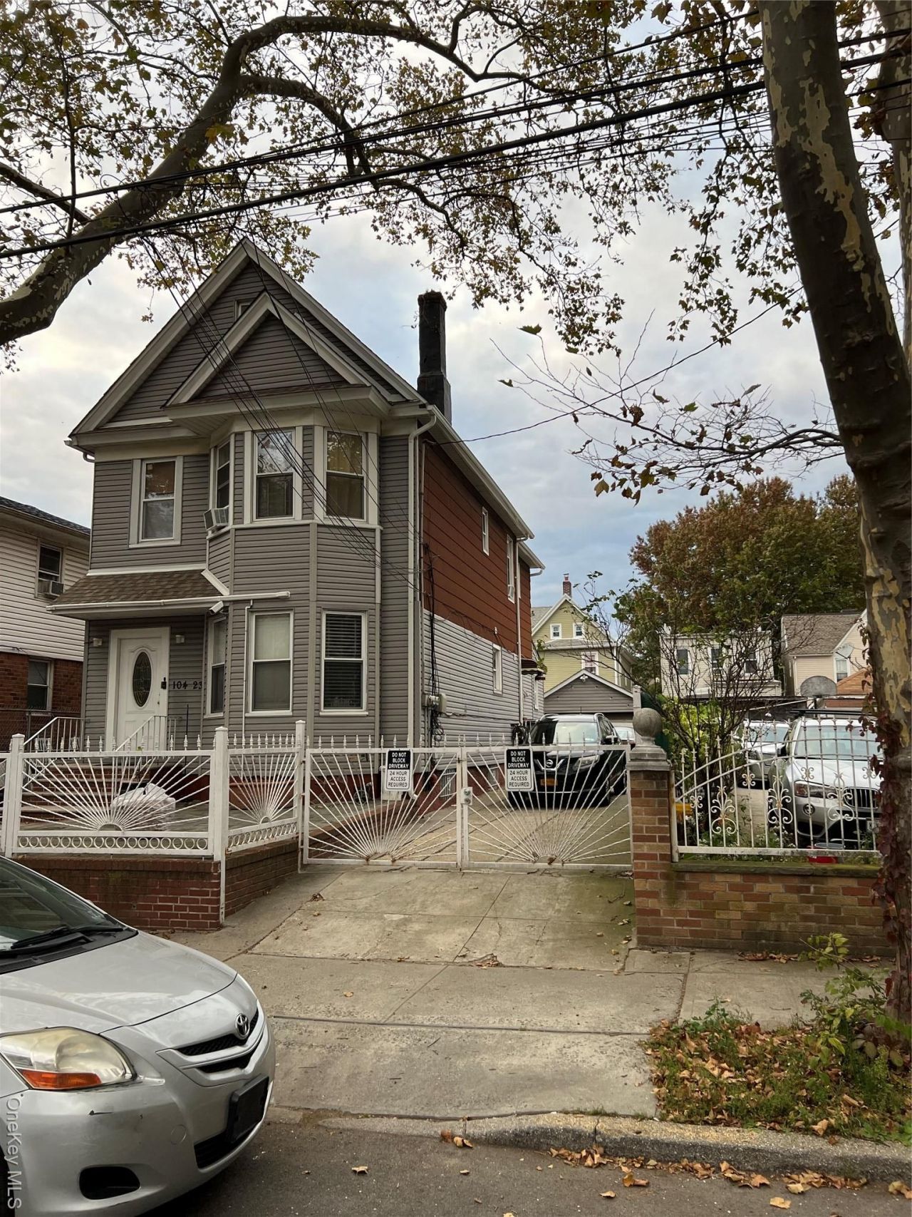 10423 90th Avenue, Richmond Hill, NY 11418 Main Photo