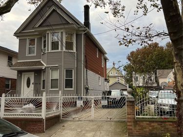 10423 90th Avenue, Richmond Hill, NY 11418