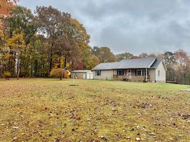 195 Walnut Road, Lily, KY 40740
