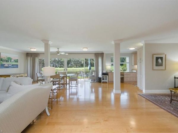 102 Clubhouse DR, Unit 176, NAPLES, FL 34105