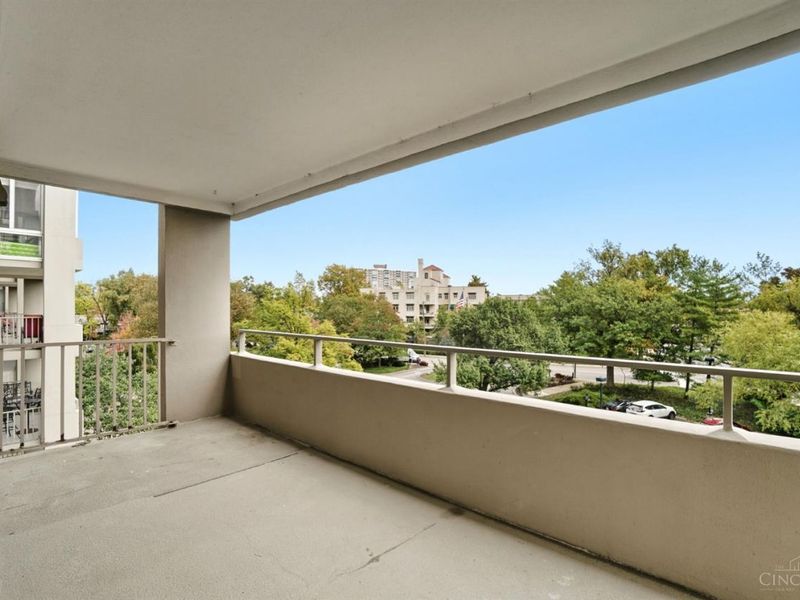 2324 Madison Road, Unit 403, Cincinnati, OH 45208 Photo 12