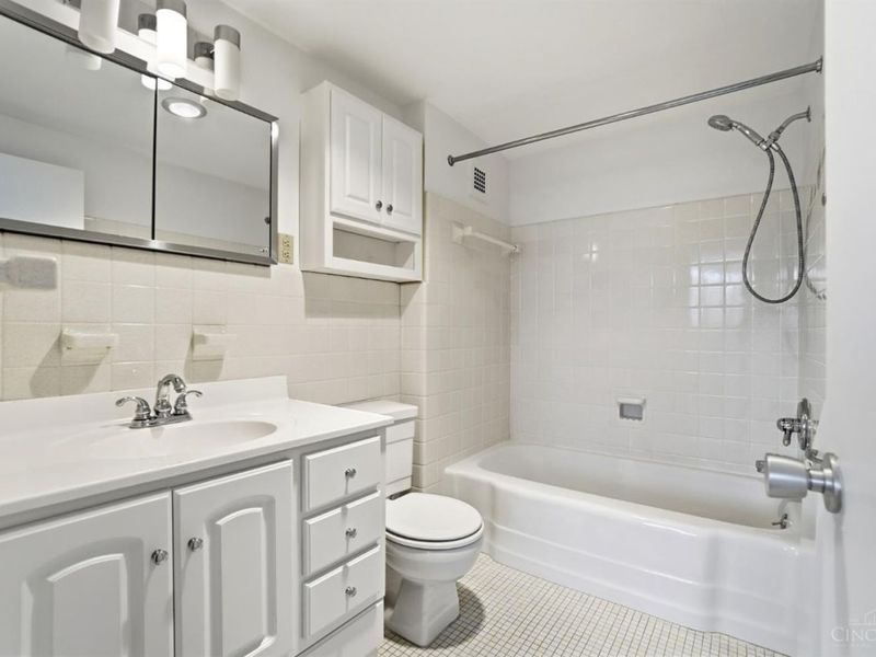 2324 Madison Road, Unit 403, Cincinnati, OH 45208 Photo 25