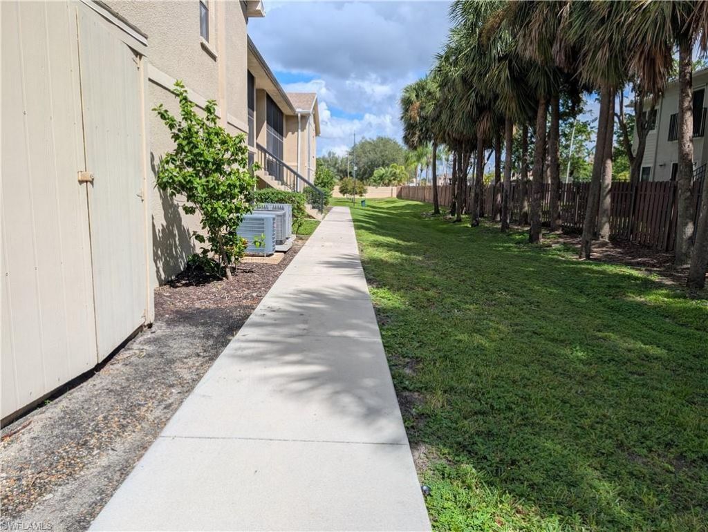 5305 Summerlin Rd, Unit 514, Fort Myers, FL 33919 Photo