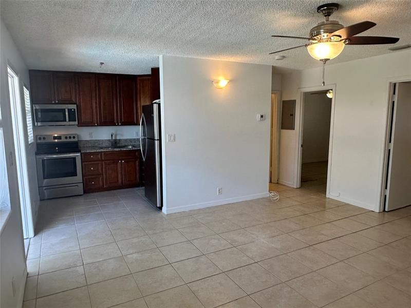 305 NE 16th Street, Unit B7, Fort Lauderdale, FL 33304 Photo