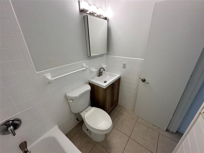 305 NE 16th Street, Unit B7, Fort Lauderdale, FL 33304 Photo
