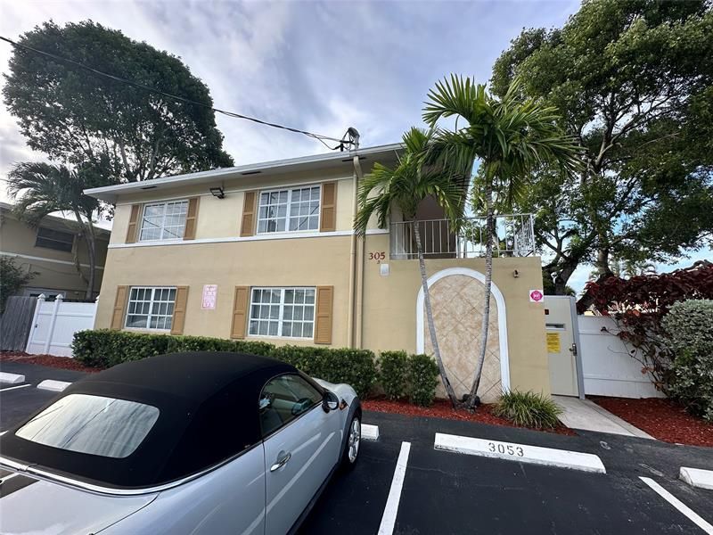 305 NE 16th Street, Unit B7, Fort Lauderdale, FL 33304 Photo