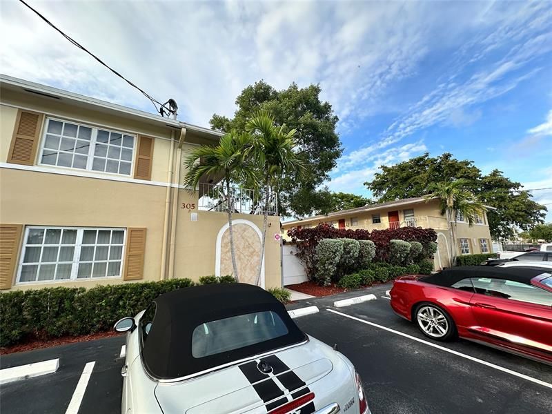 305 NE 16th Street, Unit B7, Fort Lauderdale, FL 33304 Photo