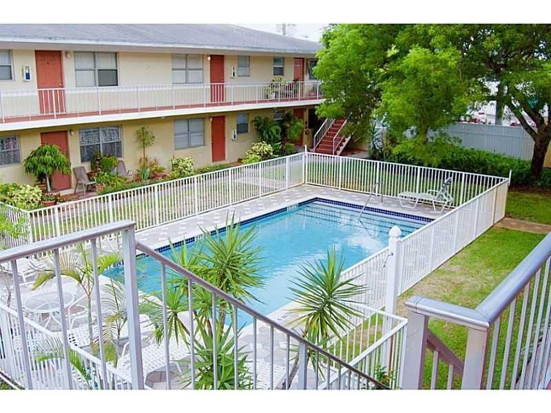 305 NE 16th Street, Unit B7, Fort Lauderdale, FL 33304 Photo