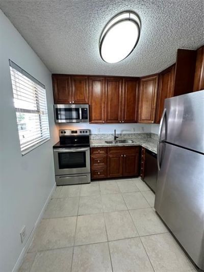 305 NE 16th Street, Unit B7, Fort Lauderdale, FL 33304 Photo