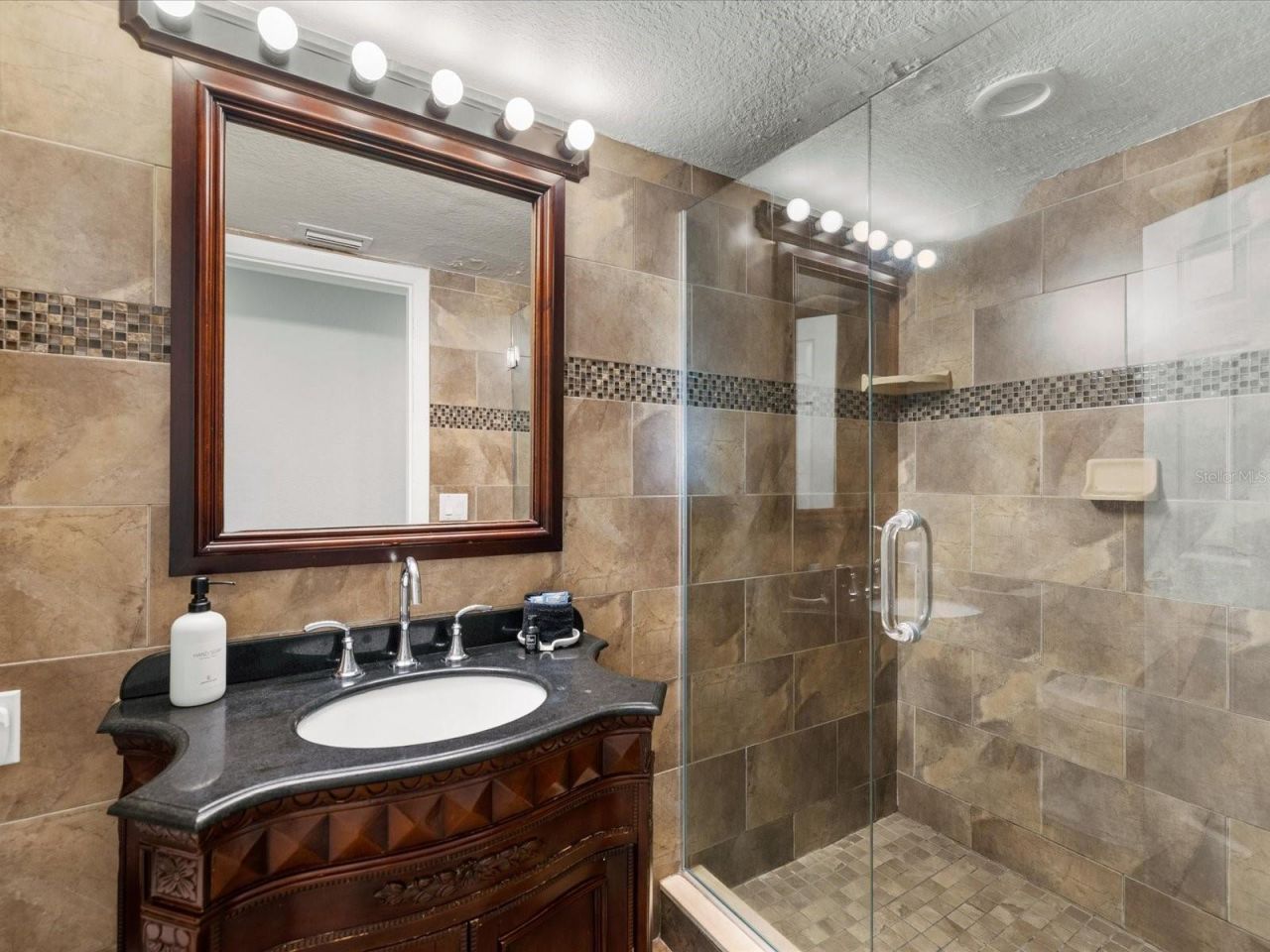 185 Brightwater Drive, Unit 6, Clearwater Beach, FL 33767 Photo