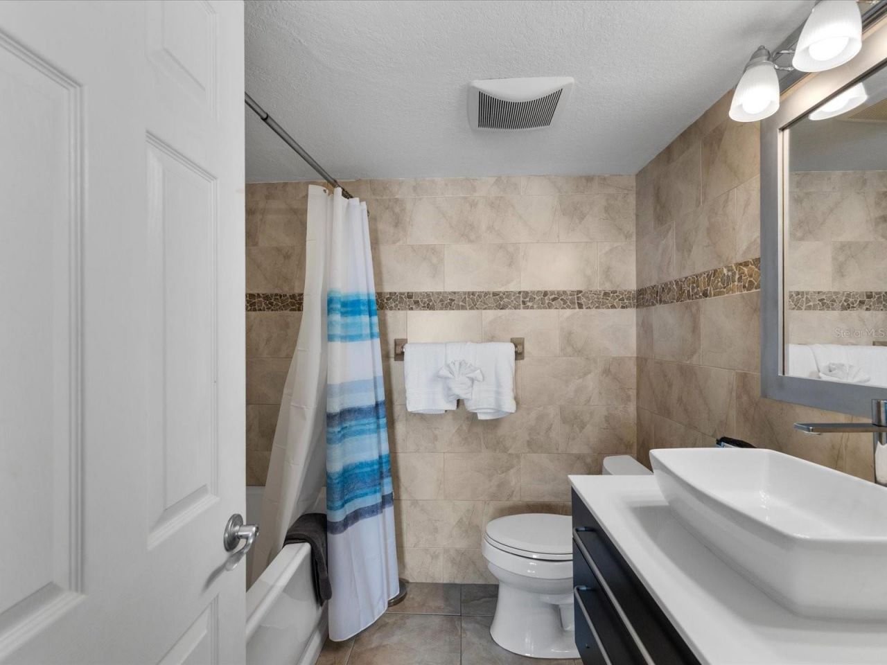 185 Brightwater Drive, Unit 6, Clearwater Beach, FL 33767 Photo