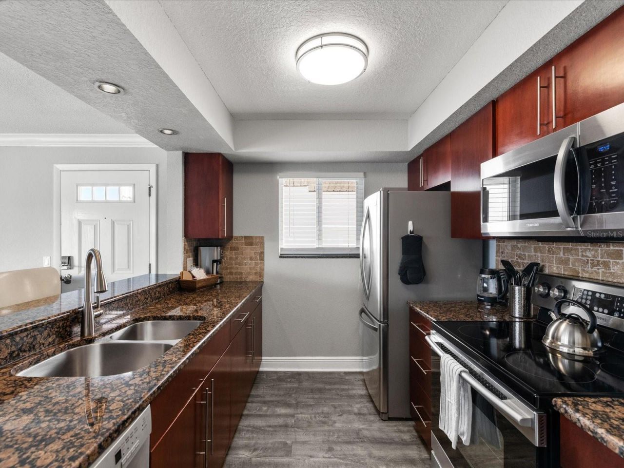 185 Brightwater Drive, Unit 6, Clearwater Beach, FL 33767 Photo