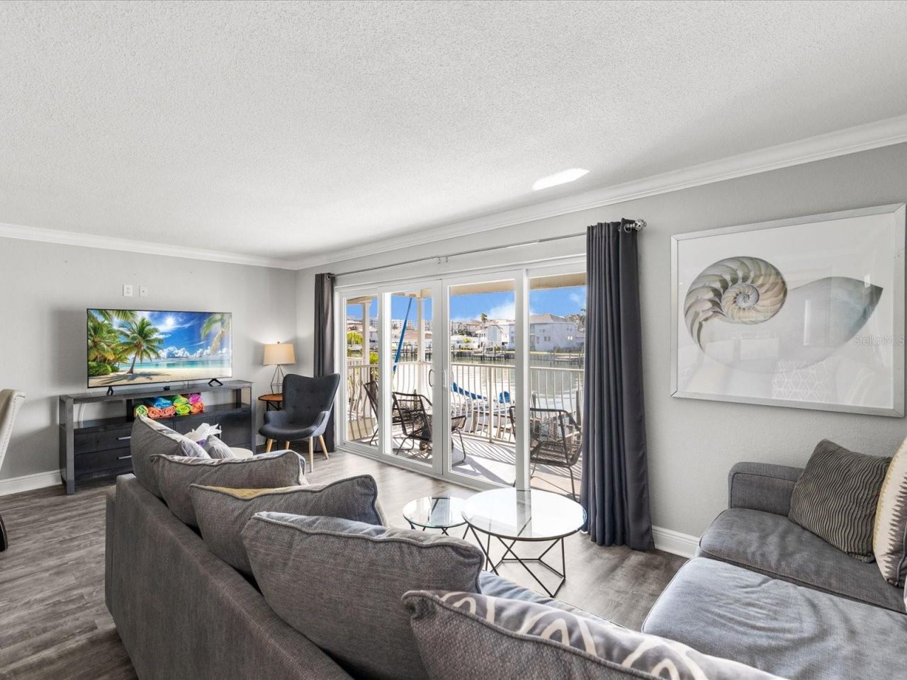 185 Brightwater Drive, Unit 6, Clearwater Beach, FL 33767 Photo