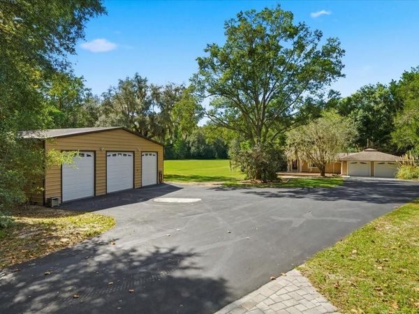 22063 LAKE LINDSEY ROAD, BROOKSVILLE, FL 34601