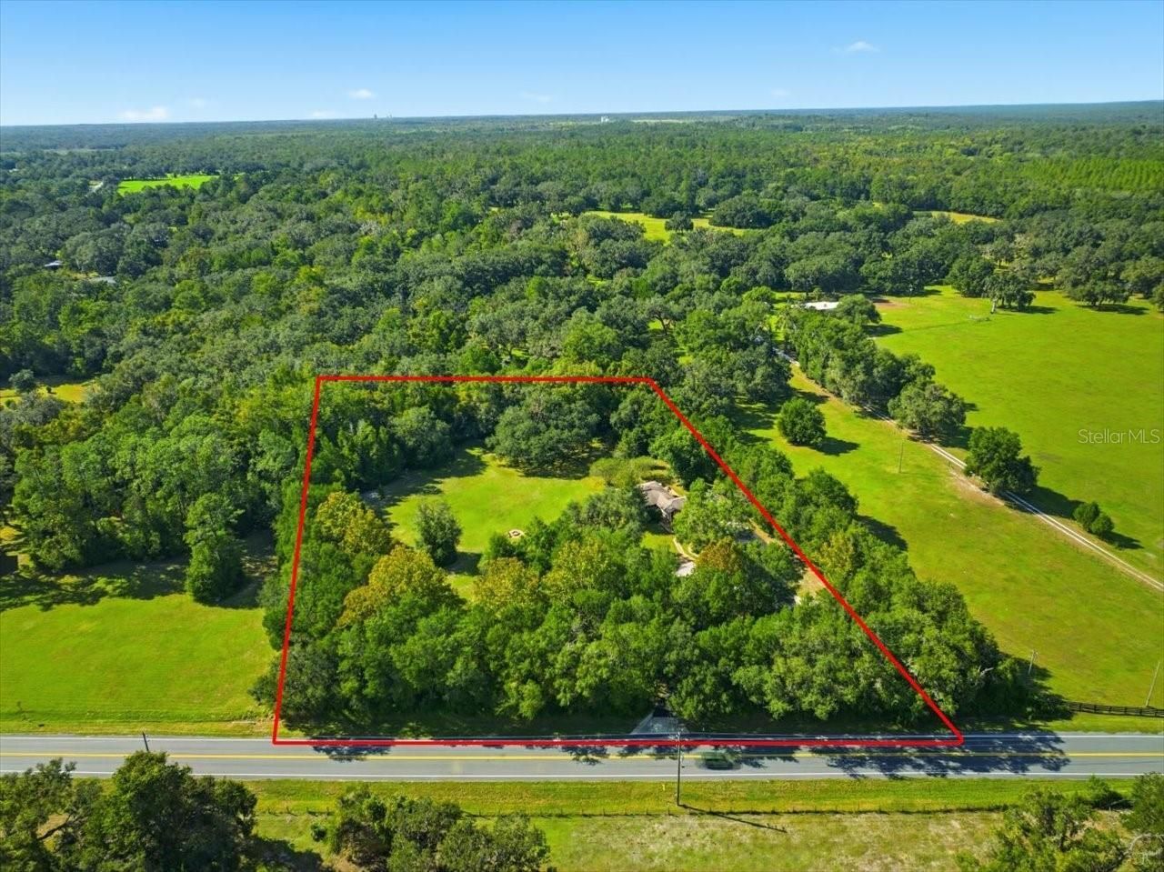 22063 Lake Lindsey Road, Brooksville, FL 34601 Photo