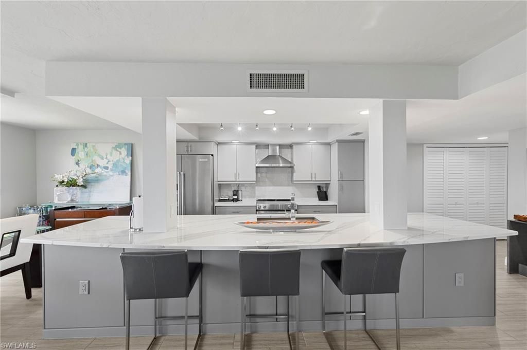 15 Bluebill Ave, Unit 1105, Naples, FL 34108 Photo