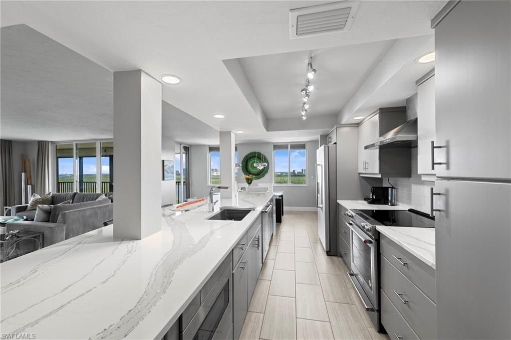 15 Bluebill Ave, Unit 1105, Naples, FL 34108 Photo