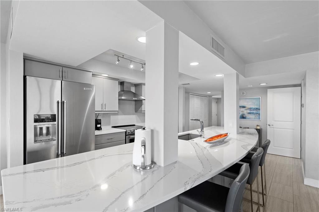 15 Bluebill Ave, Unit 1105, Naples, FL 34108 Photo