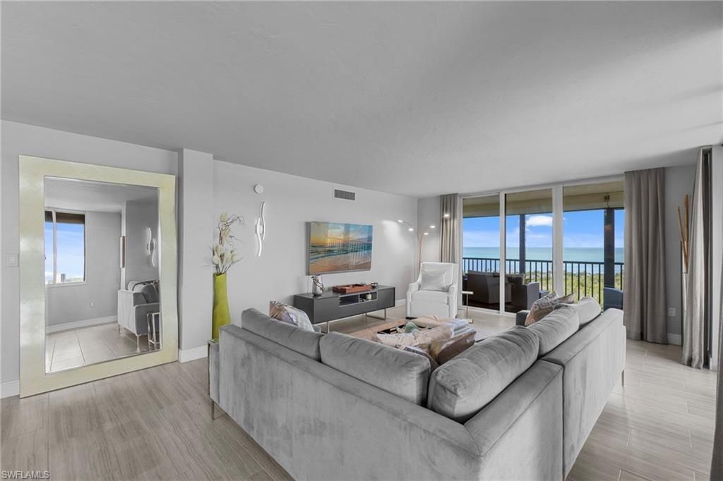 15 Bluebill Ave, Unit 1105, Naples, FL 34108 Photo