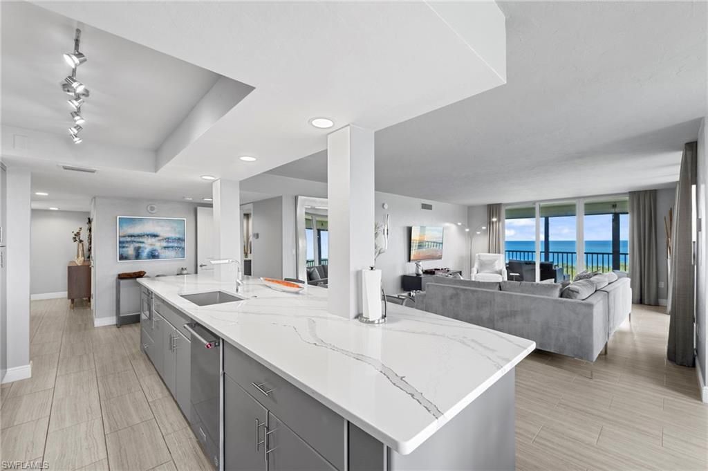 15 Bluebill Ave, Unit 1105, Naples, FL 34108 Photo