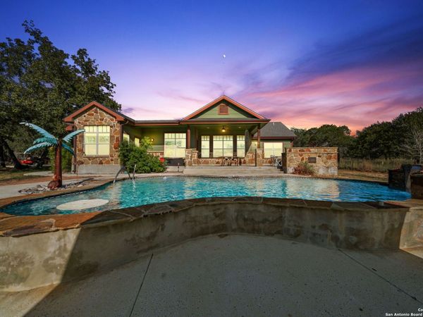 1858 burr oak, Adkins, TX 78101