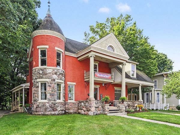 306 W Michigan Avenue, Three Rivers, MI 49093
