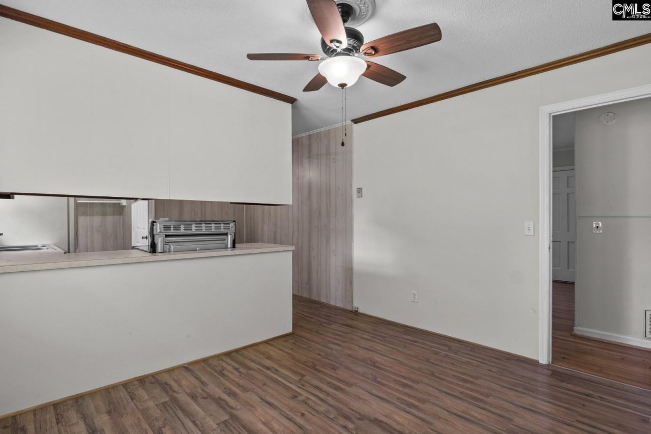 2017 Wellington Road Photo 10