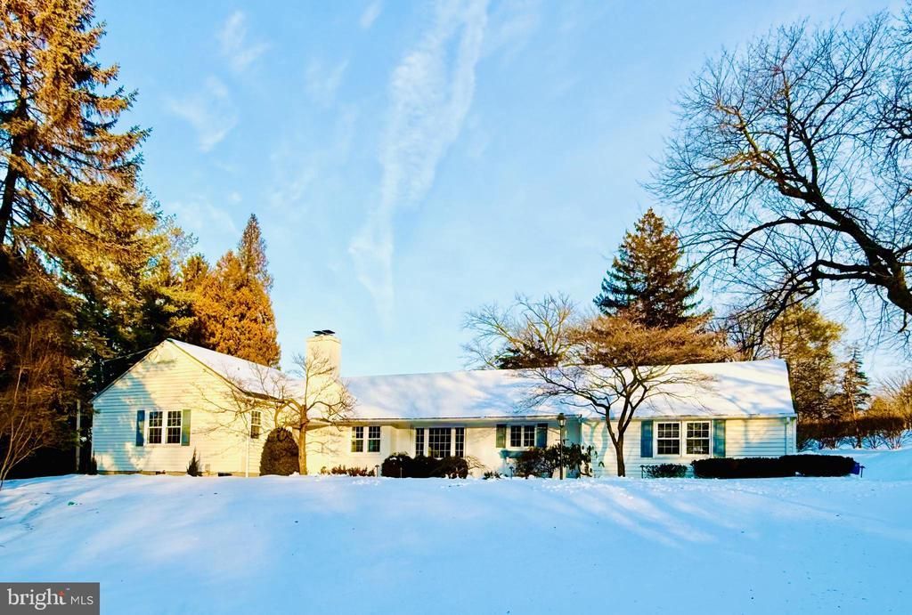 1190 Country Club Road, York, PA 17403 Main Photo