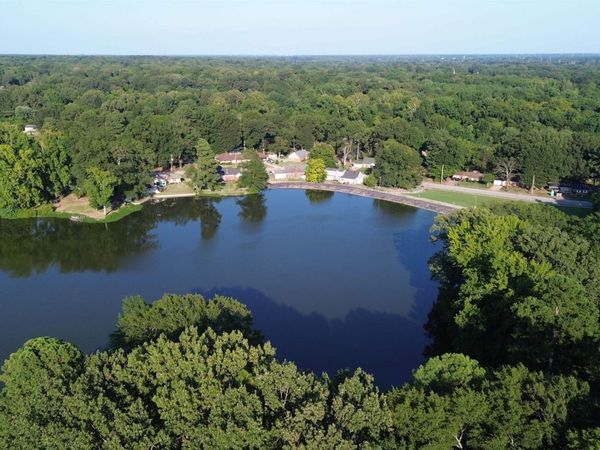 2869 DUMBARTON OAKS DR, Memphis, TN 38127