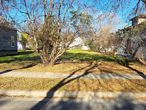 412 8th Street, International Falls, MN 56649