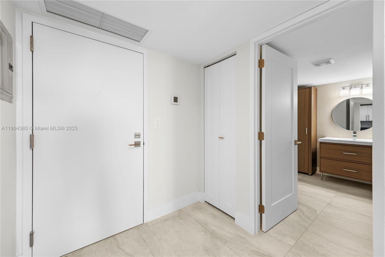 2555 Collins Ave, Unit 904, Miami Beach, FL 33140 Photo