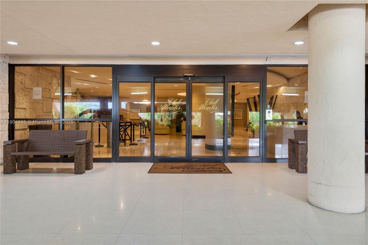 2555 Collins Ave, Unit 904, Miami Beach, FL 33140 Photo