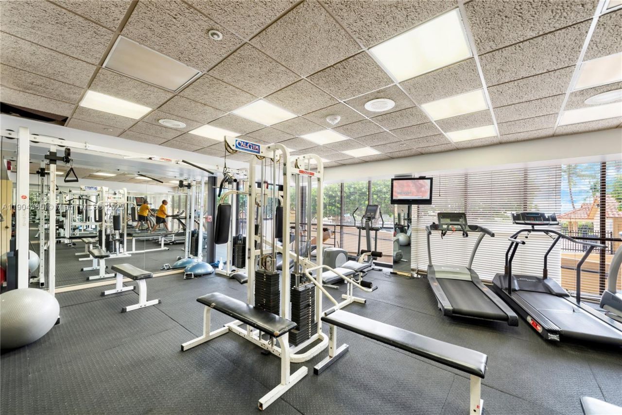 2555 Collins Ave, Unit 904, Miami Beach, FL 33140 Photo